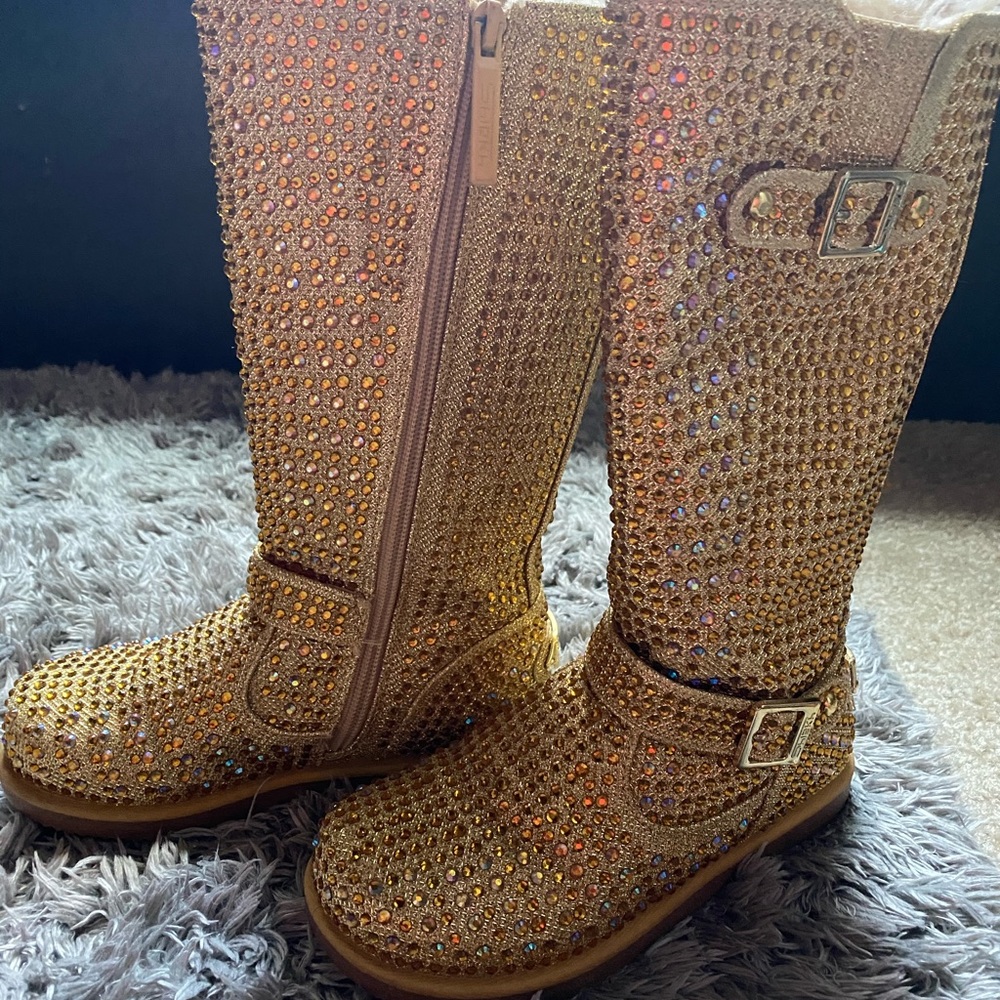 Girls boots